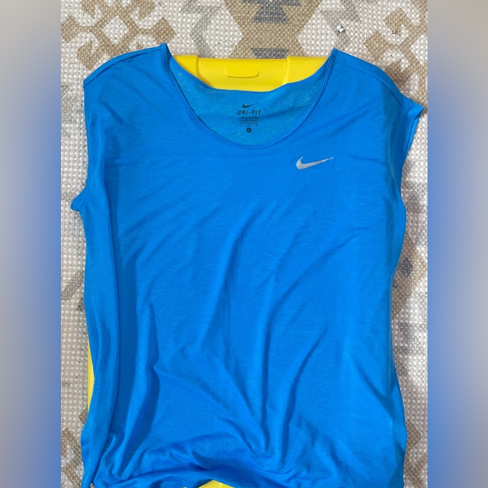 Nike dry fit women’s shirt